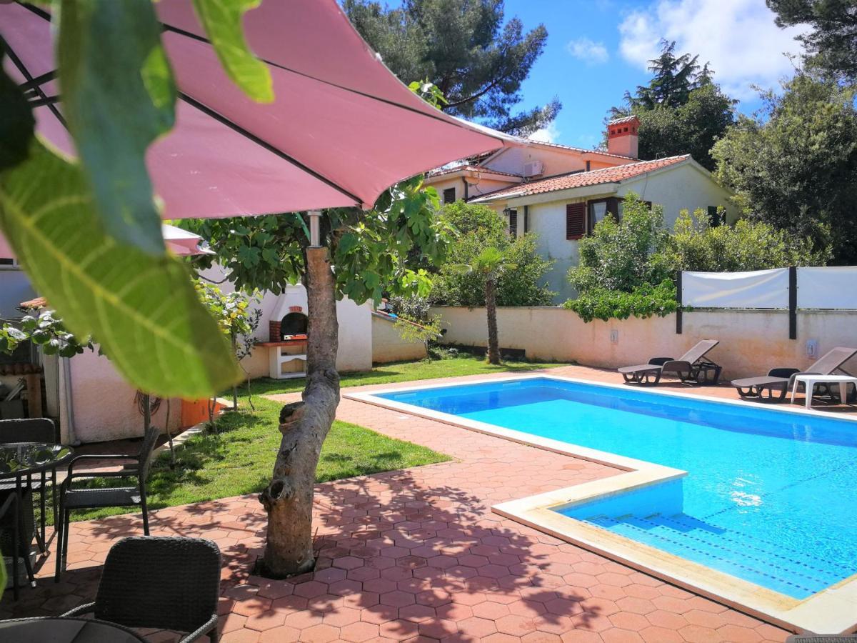 Romina- 50m From The Sea Pola